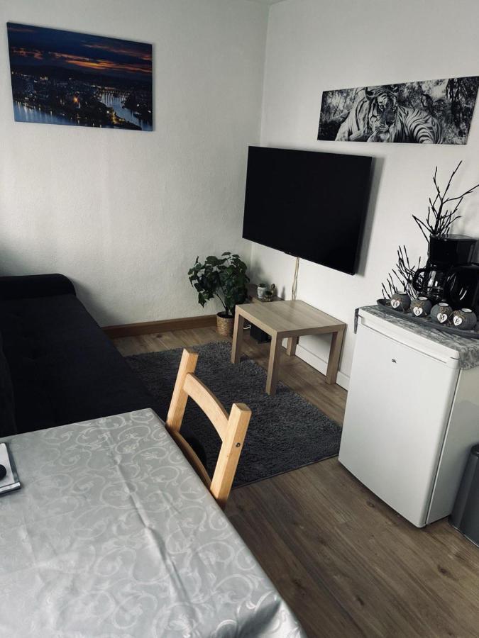 Lovely 1-Bed Apartment In Koblenz Koblenz  Exterior foto