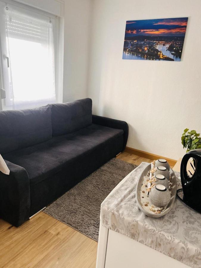 Lovely 1-Bed Apartment In Koblenz Koblenz  Exterior foto